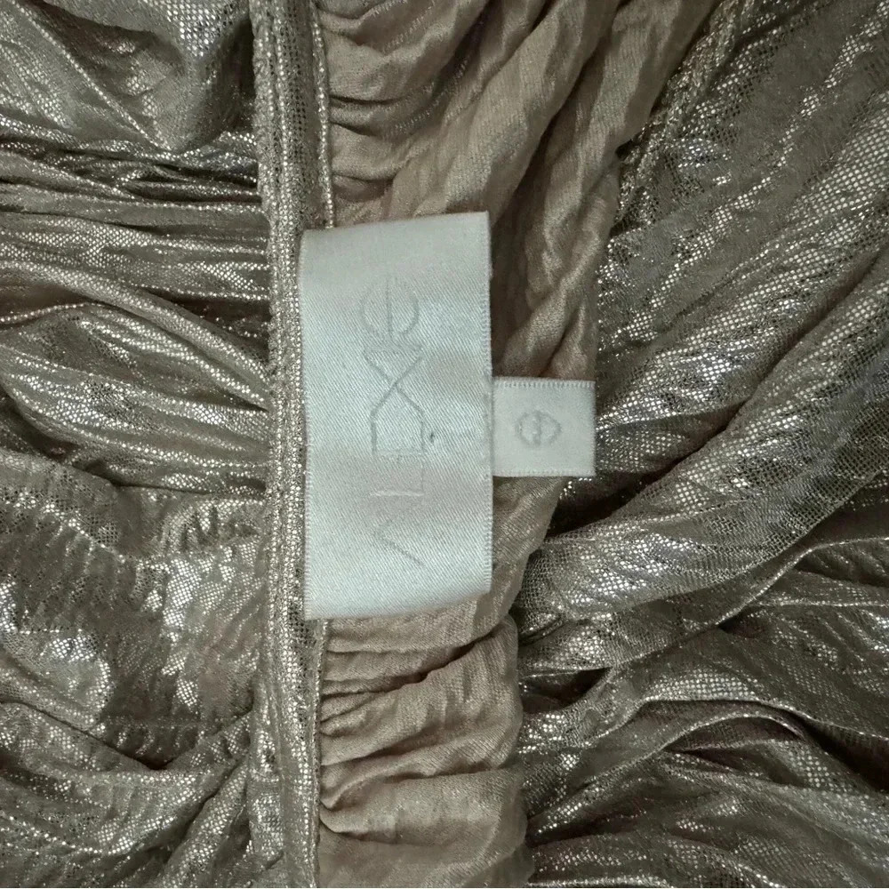 ALEXIS Scoop Neck Long Metallic Gown - S - Picture 5 of 7